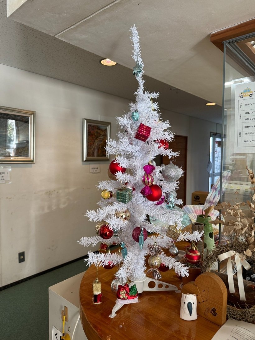 白いクリスマスツリー